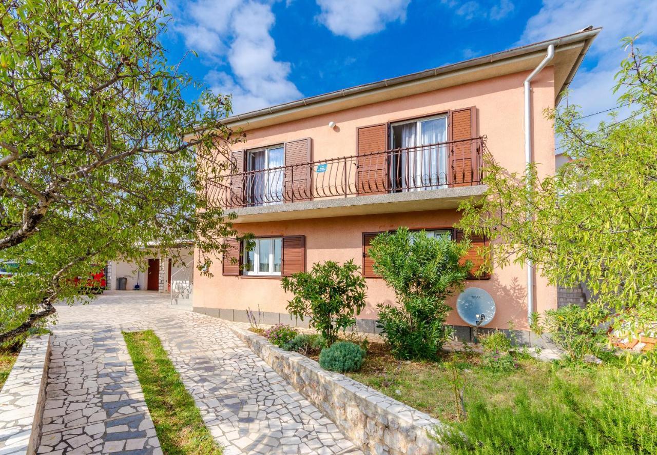 Apartment Milan Сень Екстер'єр фото