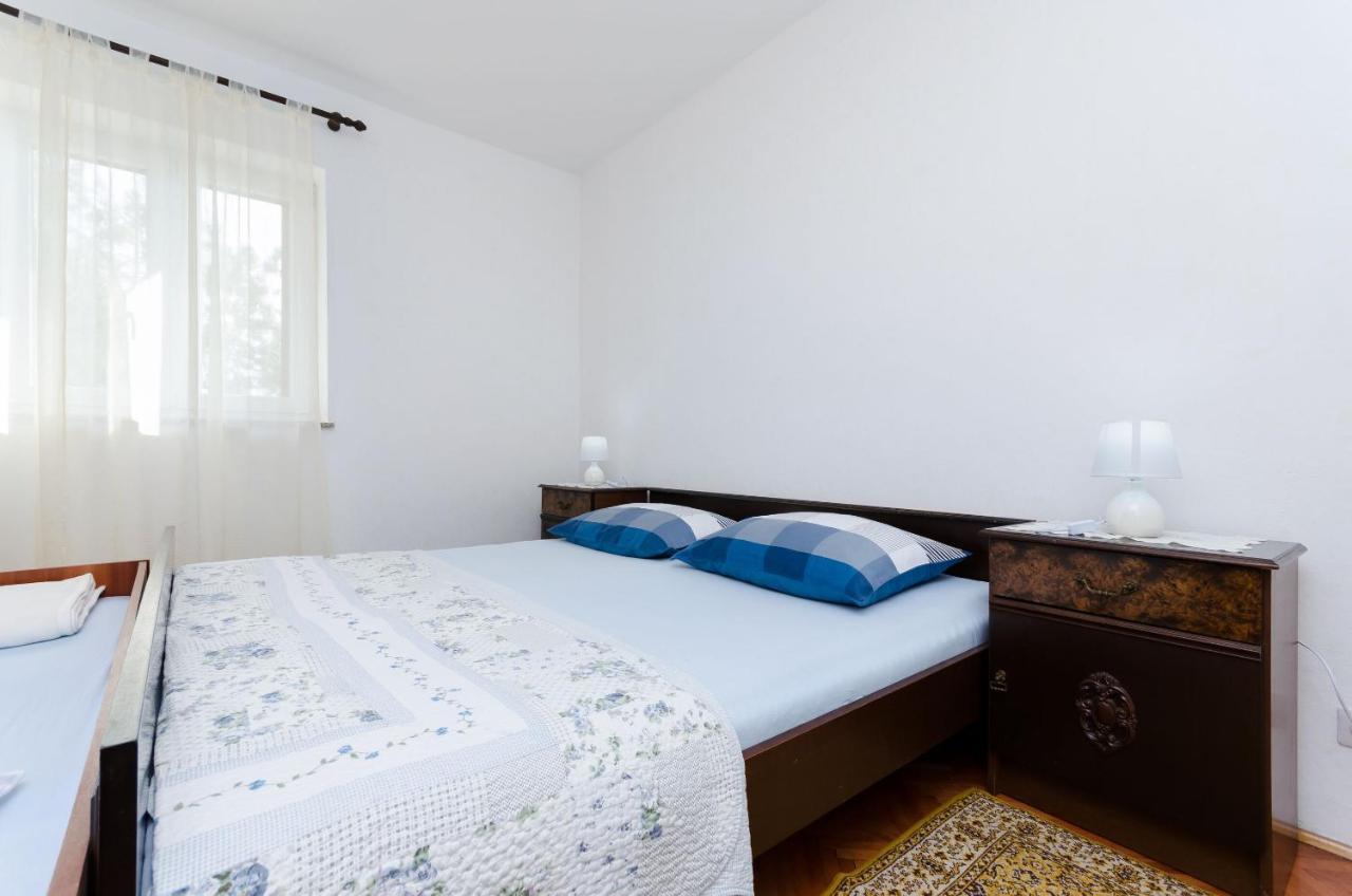 Apartment Milan Сень Екстер'єр фото