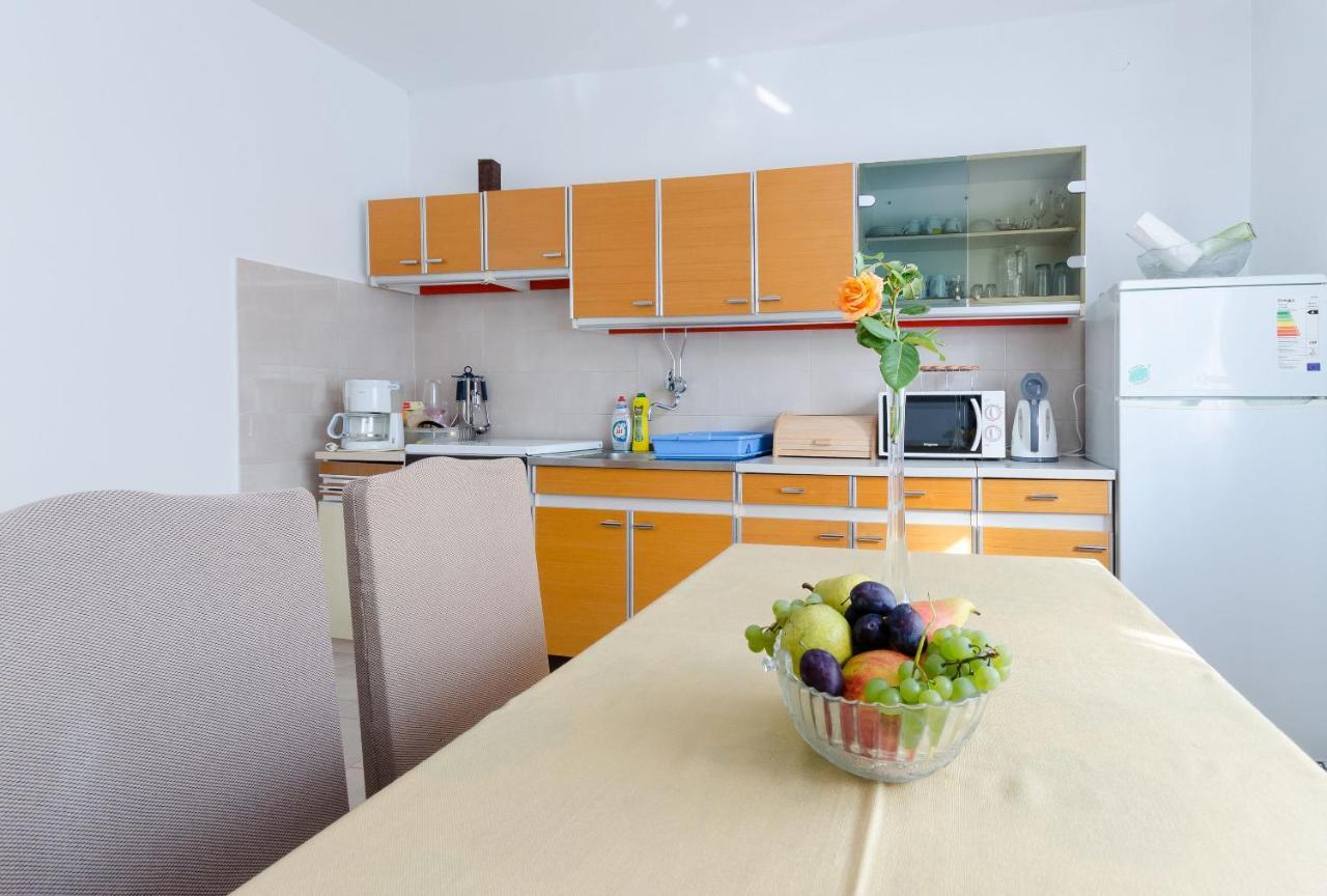 Apartment Milan Сень Екстер'єр фото
