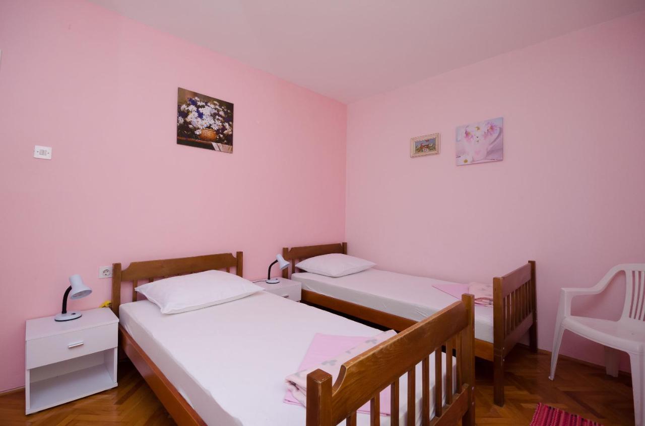 Apartment Milan Сень Екстер'єр фото
