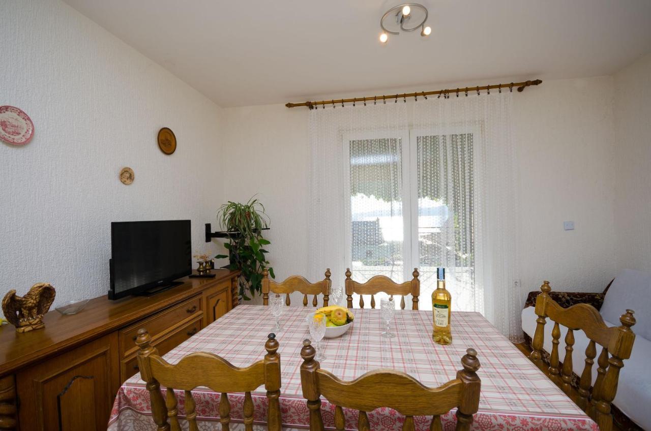 Apartment Milan Сень Екстер'єр фото