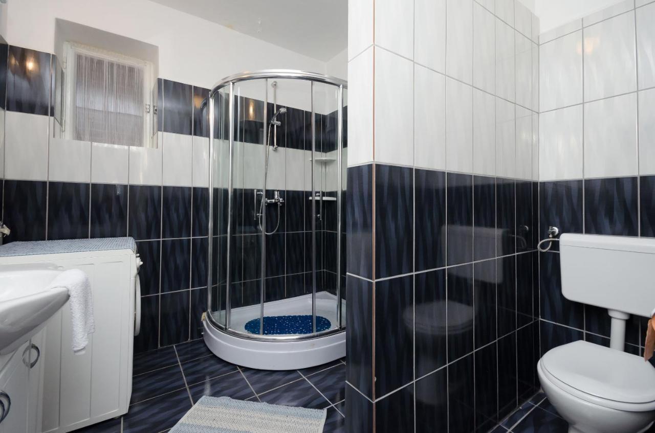 Apartment Milan Сень Екстер'єр фото