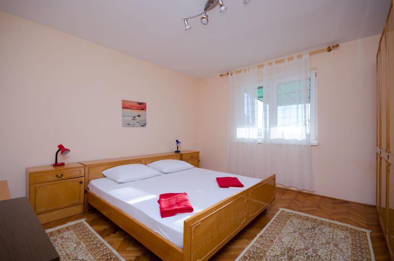 Apartment Milan Сень Екстер'єр фото
