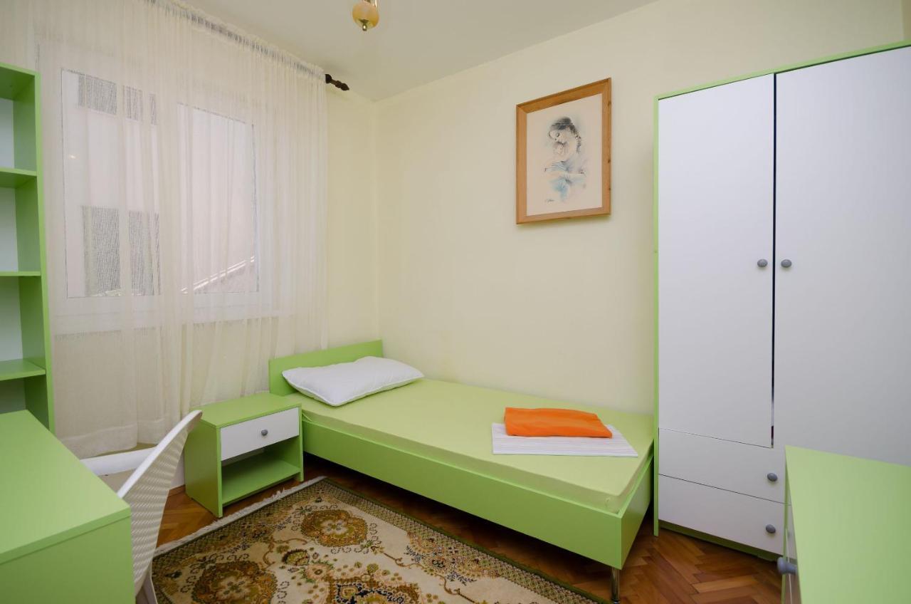 Apartment Milan Сень Екстер'єр фото