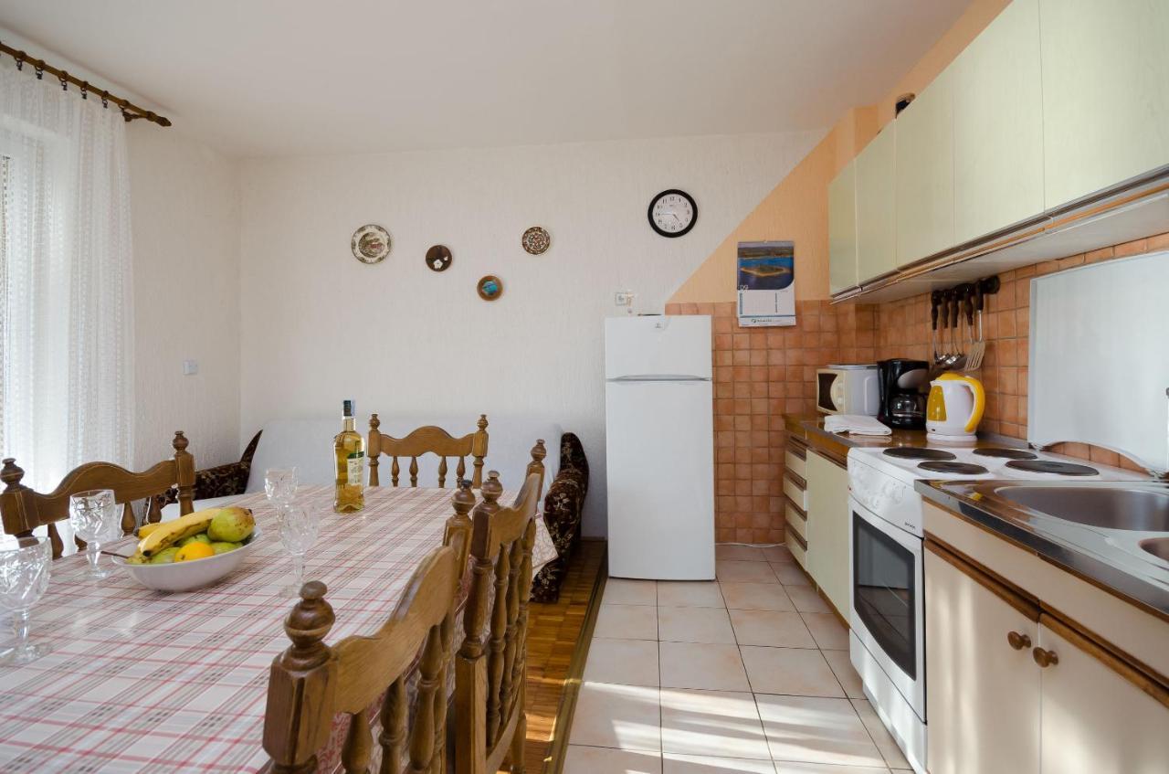 Apartment Milan Сень Екстер'єр фото